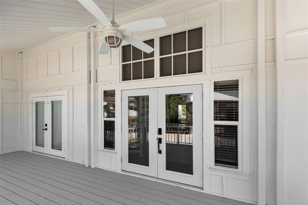 Recently Sold: $2,100,000 (3 beds, 2 baths, 1263 Square Feet)