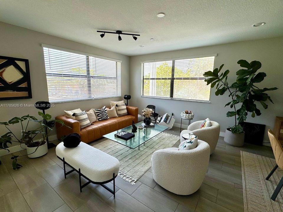 Recently Rented: $4,350 (3 beds, 3 baths, 2701 Square Feet)