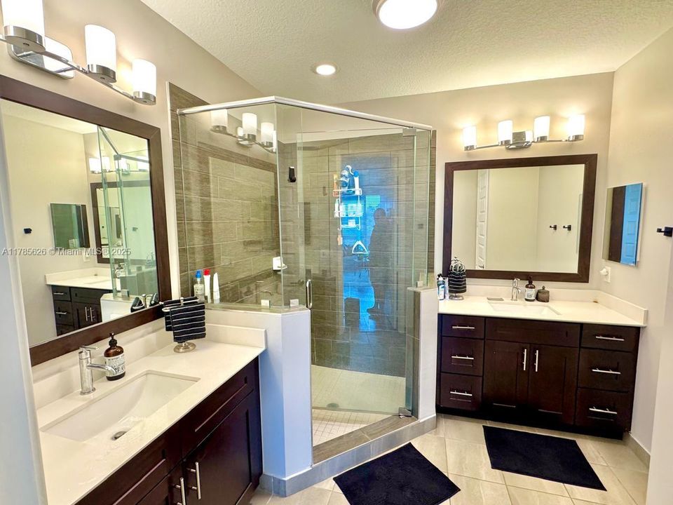 Recently Rented: $4,350 (3 beds, 3 baths, 2701 Square Feet)