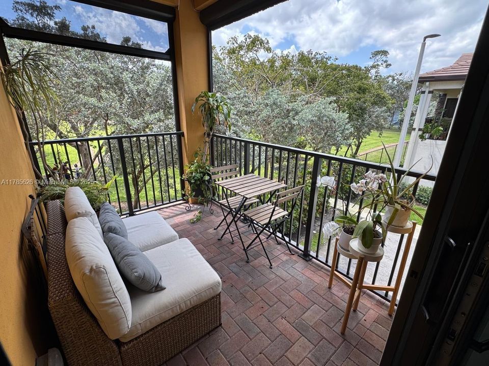 Recently Rented: $4,350 (3 beds, 3 baths, 2701 Square Feet)