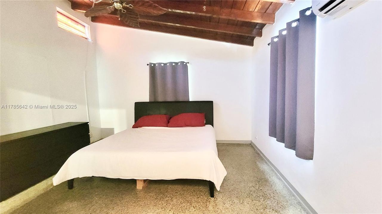 Vendido Recientemente: $390,000 (2 camas, 1 baños, 1129 Pies cuadrados)