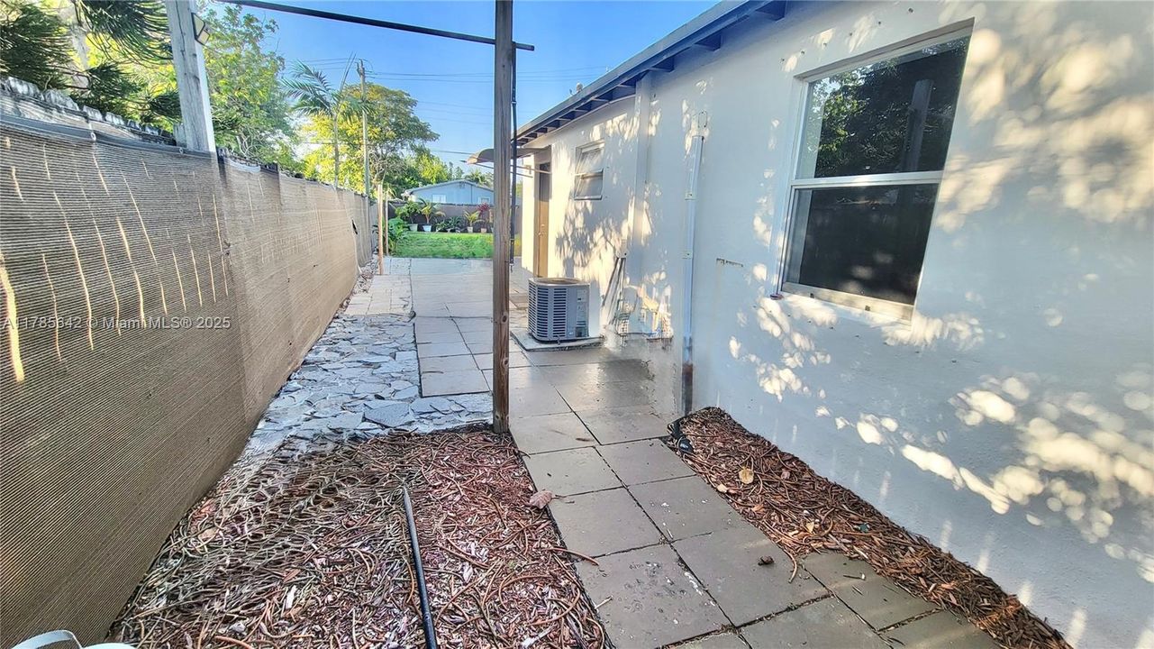 Vendido Recientemente: $390,000 (2 camas, 1 baños, 1129 Pies cuadrados)