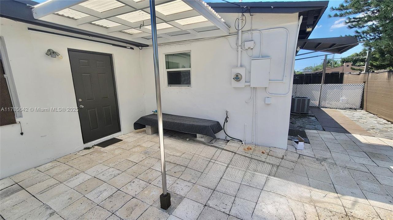 Vendido Recientemente: $390,000 (2 camas, 1 baños, 1129 Pies cuadrados)