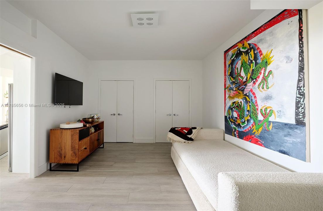 待售: $699,000 (2 贝兹, 2 浴室, 1220 平方英尺)