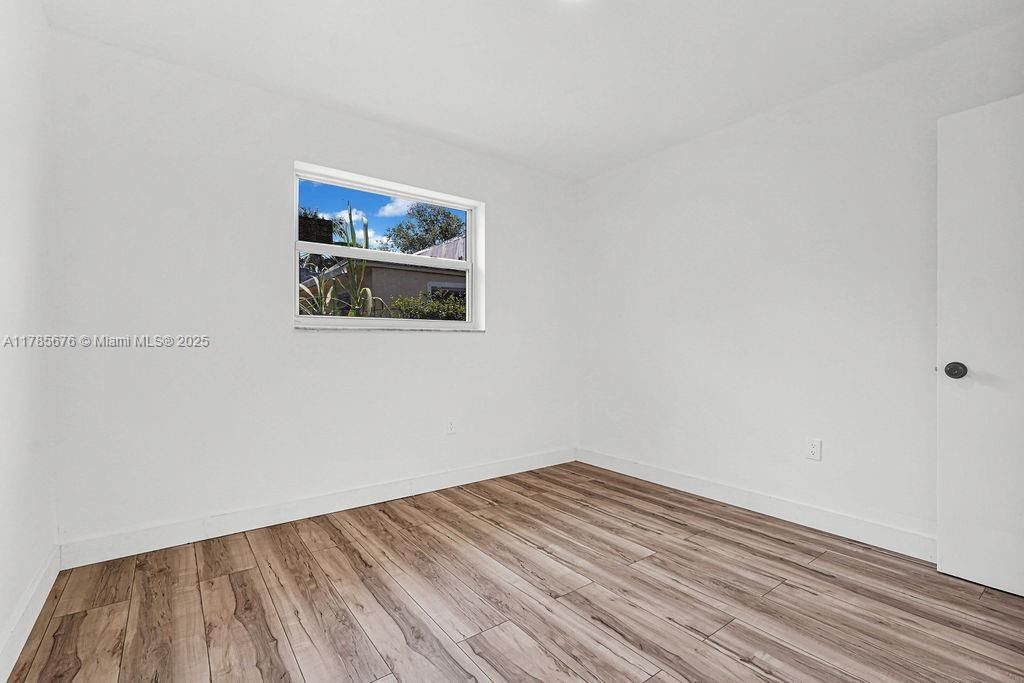 Recientemente alquilado: $3,900 (4 camas, 2 baños, 1710 Pies cuadrados)