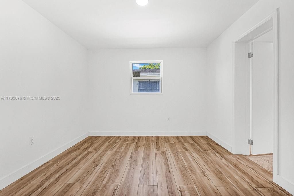 Recientemente alquilado: $3,900 (4 camas, 2 baños, 1710 Pies cuadrados)