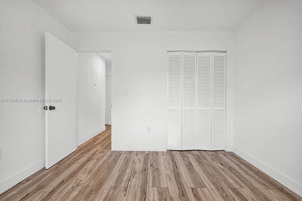 Recientemente alquilado: $3,900 (4 camas, 2 baños, 1710 Pies cuadrados)