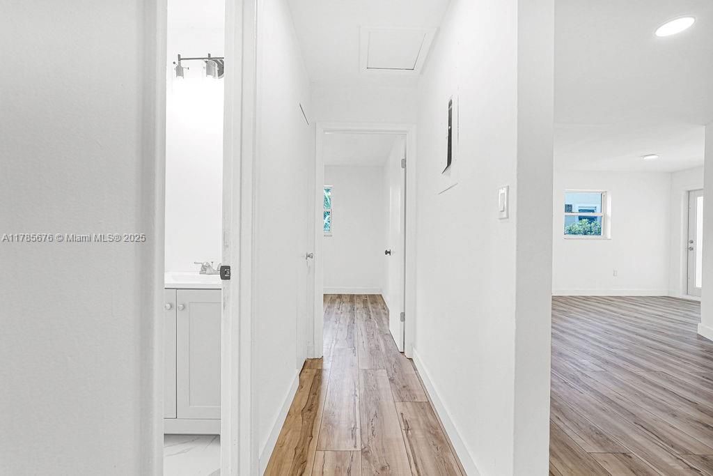 Recientemente alquilado: $3,900 (4 camas, 2 baños, 1710 Pies cuadrados)