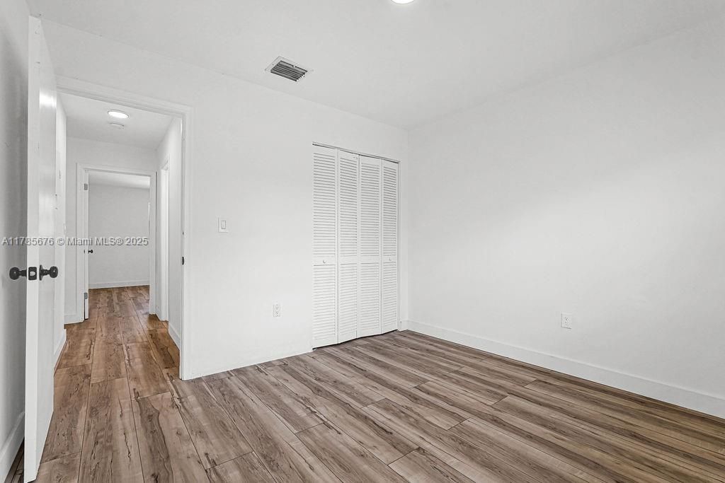 Recientemente alquilado: $3,900 (4 camas, 2 baños, 1710 Pies cuadrados)