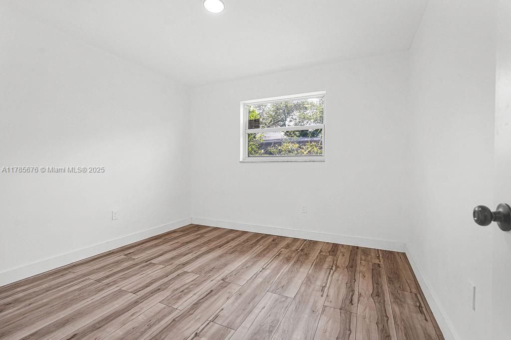 Recientemente alquilado: $3,900 (4 camas, 2 baños, 1710 Pies cuadrados)