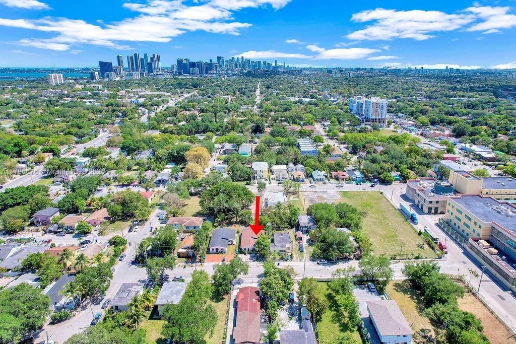 Recientemente alquilado: $3,900 (4 camas, 2 baños, 1710 Pies cuadrados)