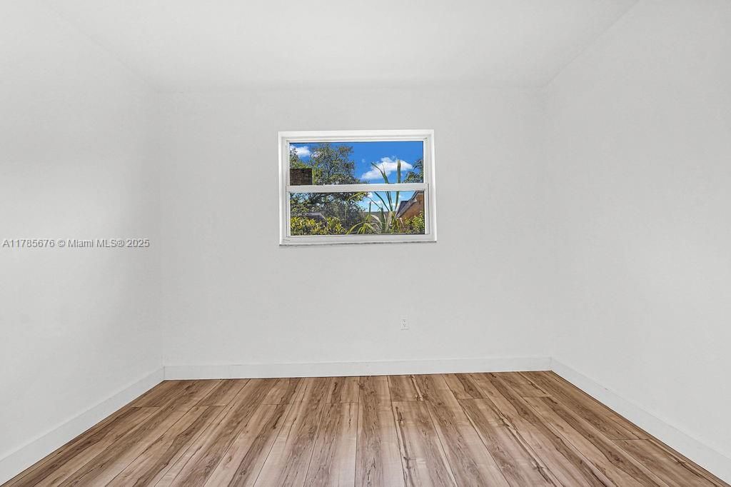 Recientemente alquilado: $3,900 (4 camas, 2 baños, 1710 Pies cuadrados)