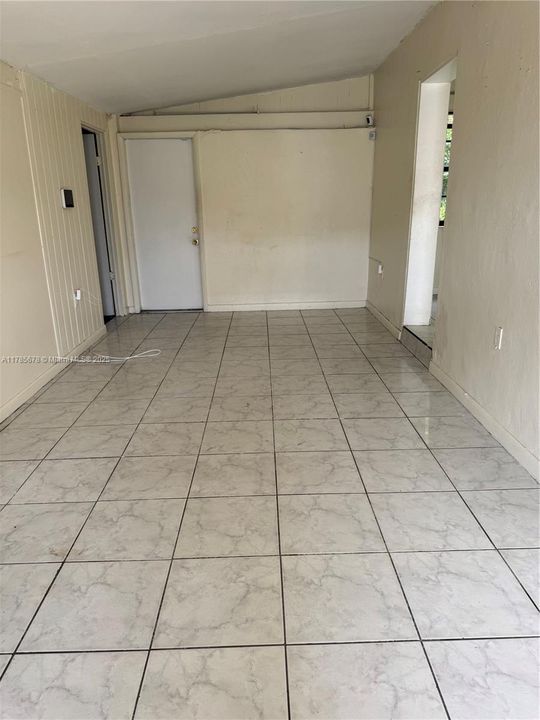 Vendido Recientemente: $435,000 (3 camas, 1 baños, 1214 Pies cuadrados)