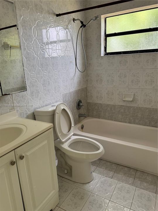 Vendido Recientemente: $435,000 (3 camas, 1 baños, 1214 Pies cuadrados)