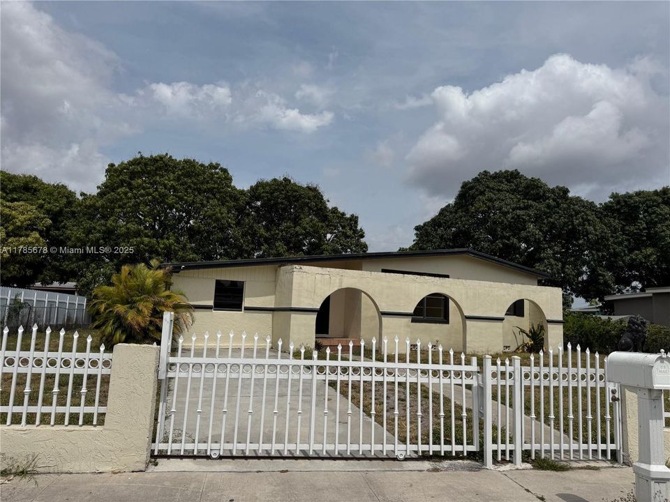 Vendido Recientemente: $435,000 (3 camas, 1 baños, 1214 Pies cuadrados)