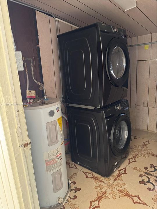 Vendido Recientemente: $435,000 (3 camas, 1 baños, 1214 Pies cuadrados)