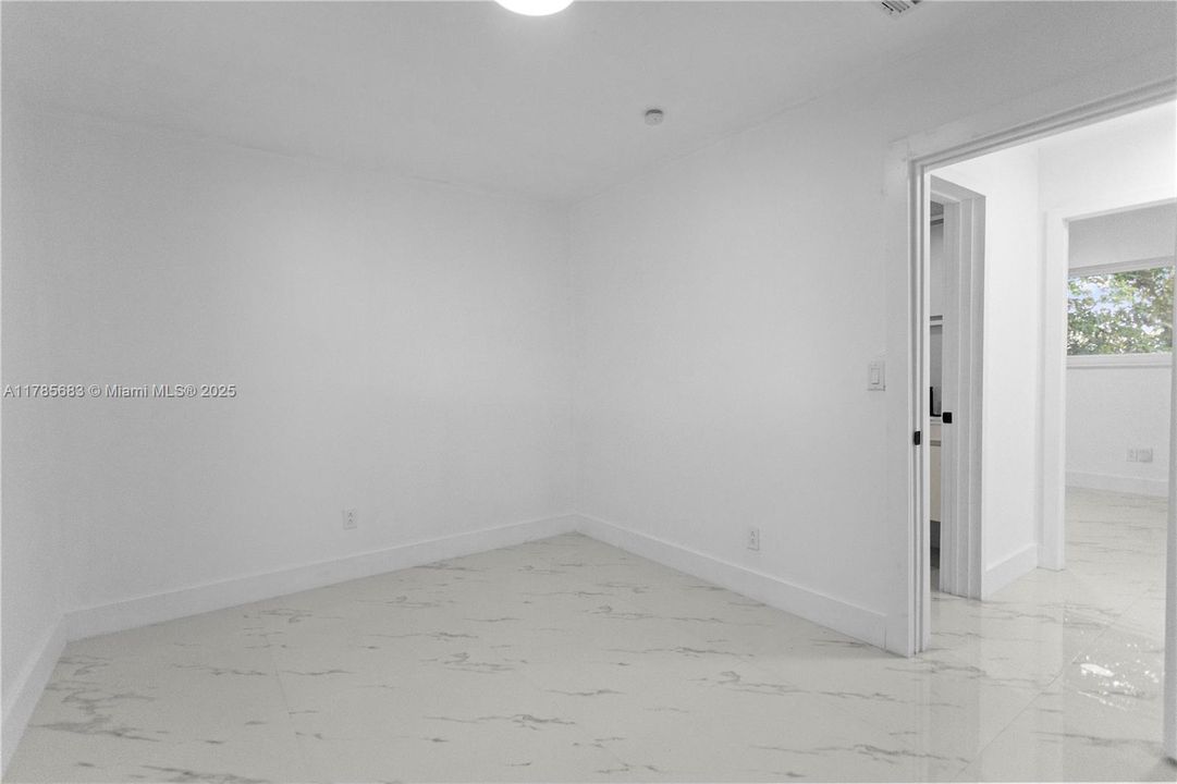 Vendido Recientemente: $590,000 (4 camas, 2 baños, 1482 Pies cuadrados)