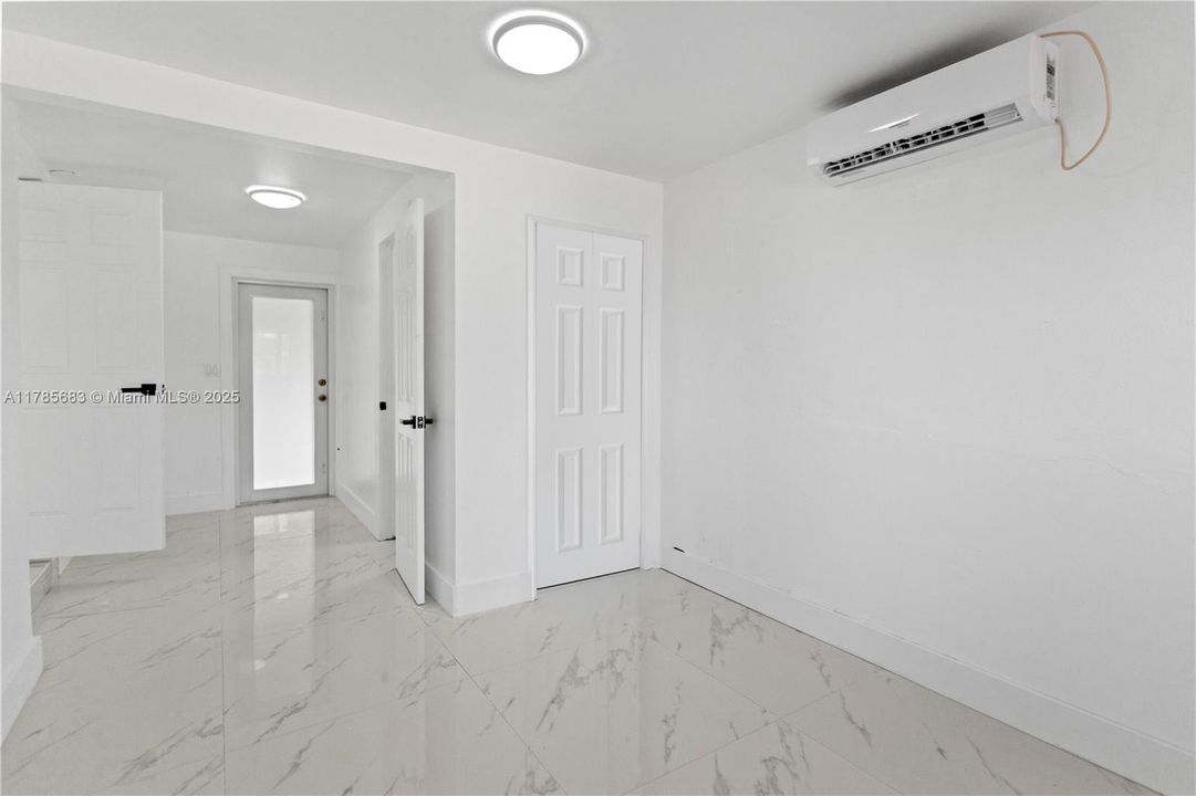 Vendido Recientemente: $590,000 (4 camas, 2 baños, 1482 Pies cuadrados)