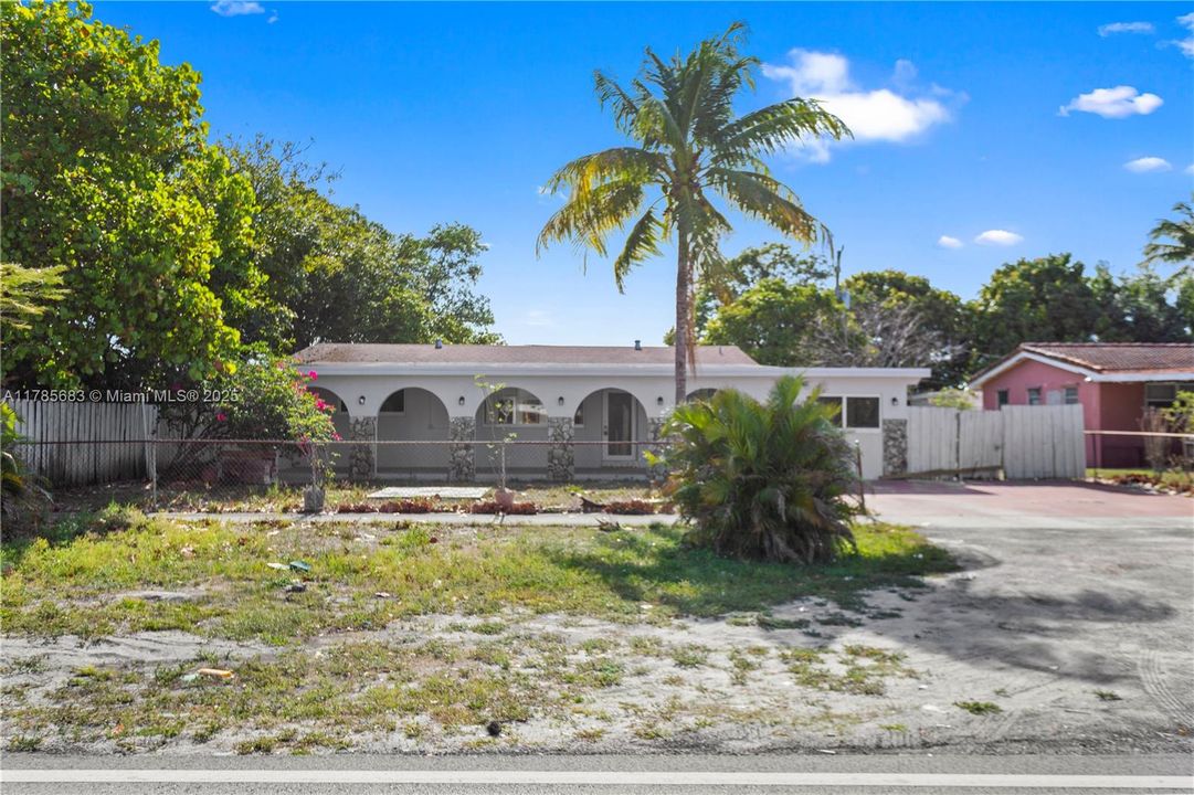 Vendido Recientemente: $590,000 (4 camas, 2 baños, 1482 Pies cuadrados)