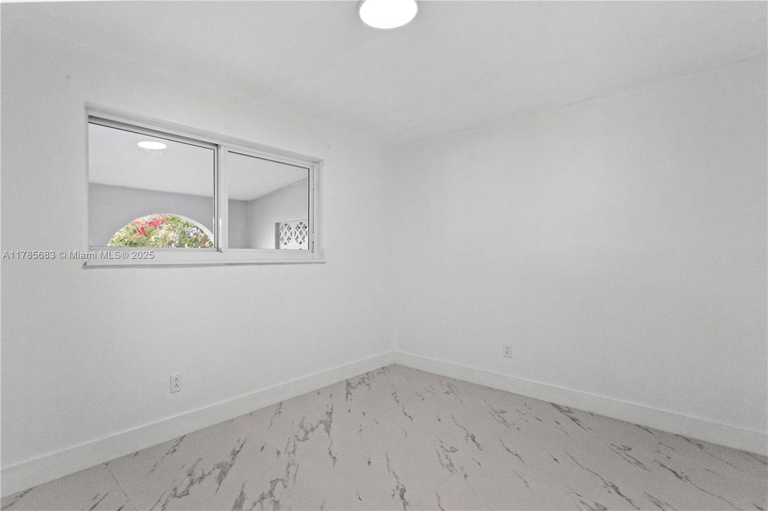 Vendido Recientemente: $590,000 (4 camas, 2 baños, 1482 Pies cuadrados)