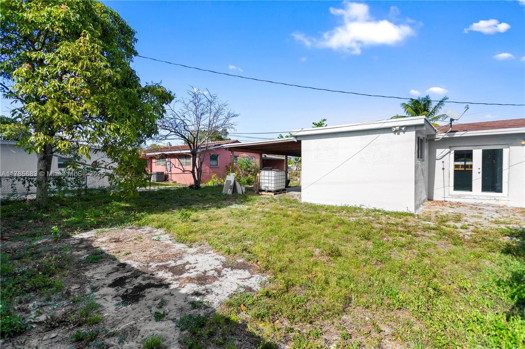 Vendido Recientemente: $590,000 (4 camas, 2 baños, 1482 Pies cuadrados)