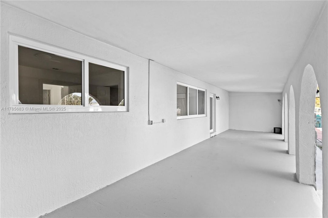 Vendido Recientemente: $590,000 (4 camas, 2 baños, 1482 Pies cuadrados)