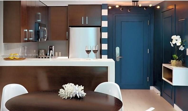 Recently Sold: $514,000 (2 beds, 2 baths, 908 Square Feet)