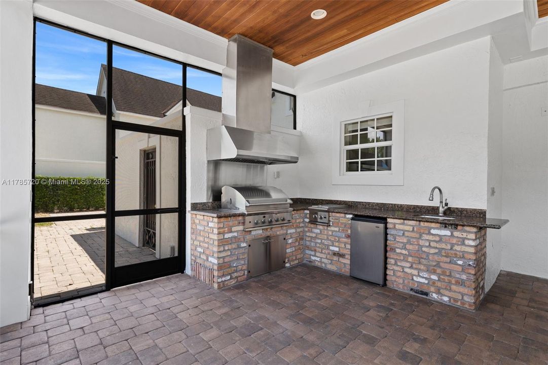 For Sale: $5,800,000 (5 beds, 5 baths, 5424 Square Feet)