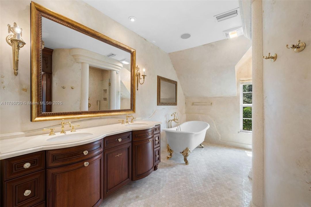 For Sale: $5,800,000 (5 beds, 5 baths, 5424 Square Feet)