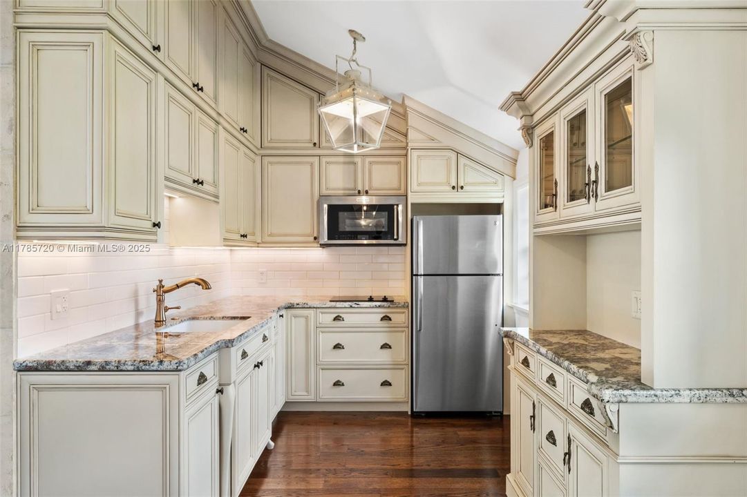 For Sale: $5,800,000 (5 beds, 5 baths, 5424 Square Feet)