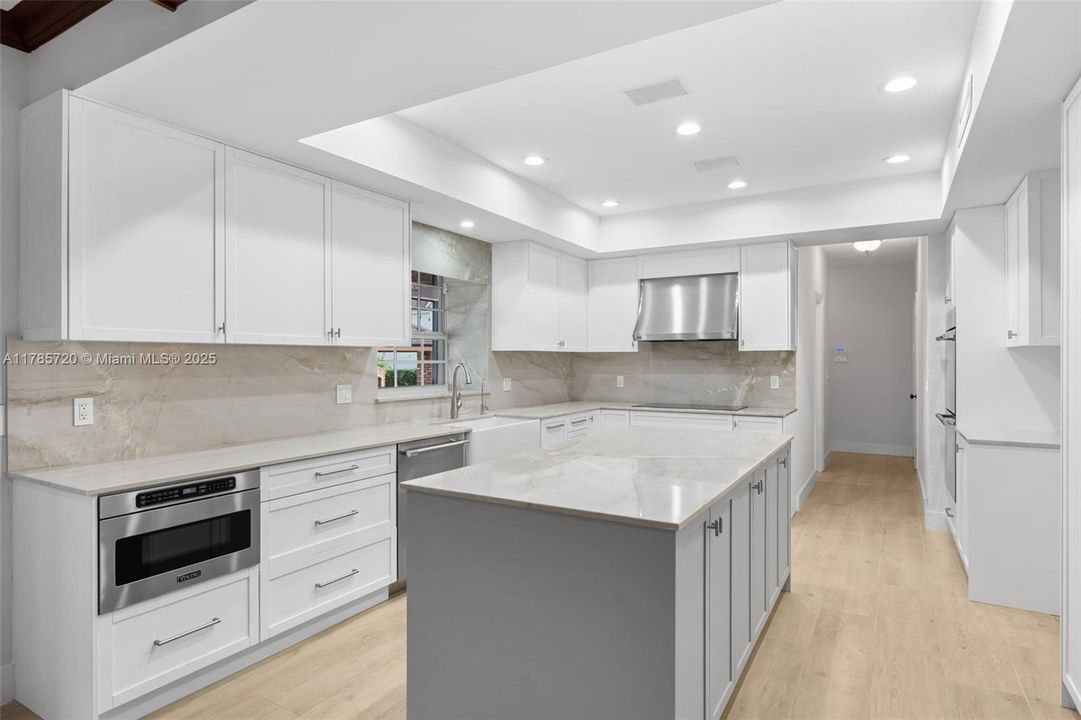 For Sale: $5,800,000 (5 beds, 5 baths, 5424 Square Feet)