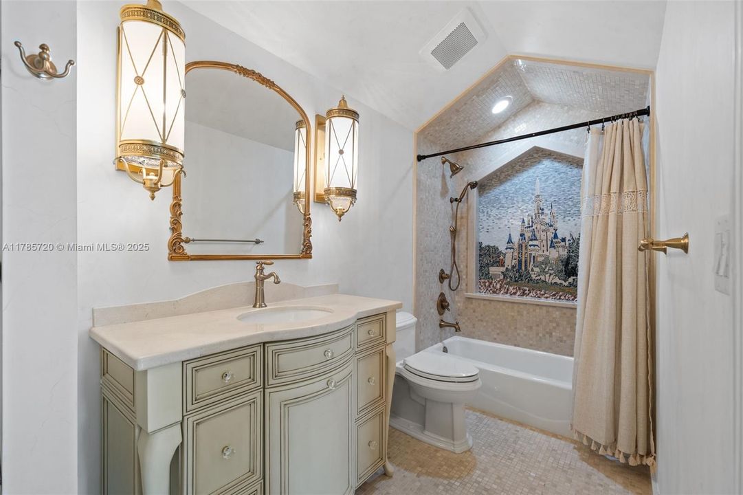 For Sale: $5,800,000 (5 beds, 5 baths, 5424 Square Feet)