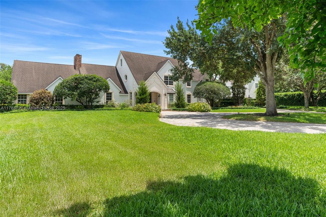 For Sale: $5,800,000 (5 beds, 5 baths, 5424 Square Feet)