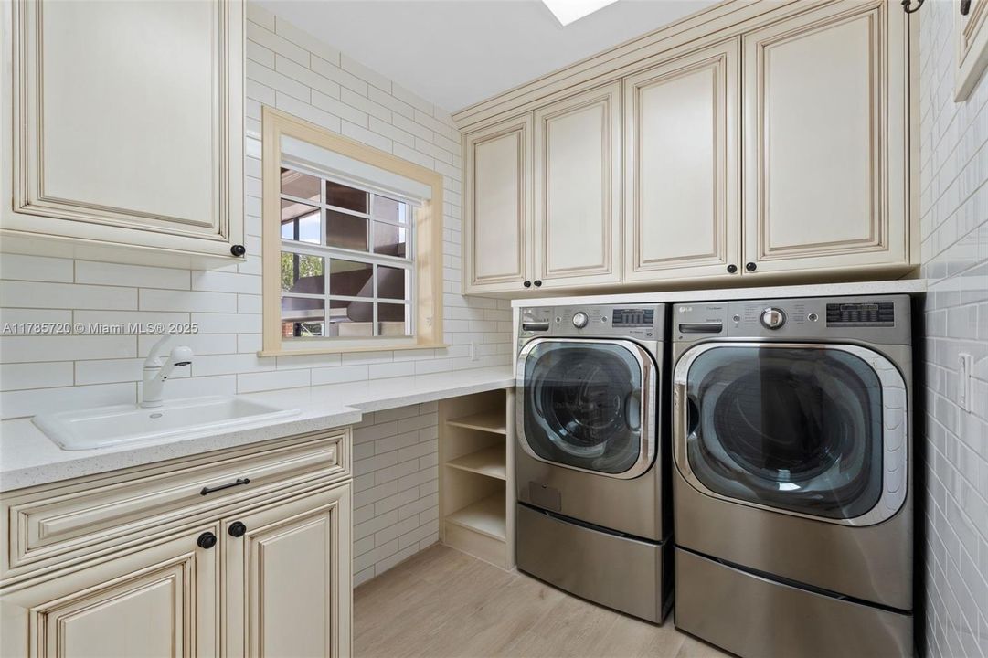 For Sale: $5,800,000 (5 beds, 5 baths, 5424 Square Feet)