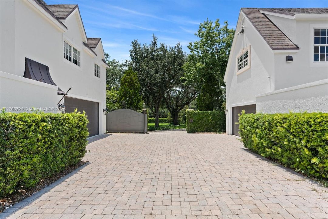 For Sale: $5,800,000 (5 beds, 5 baths, 5424 Square Feet)