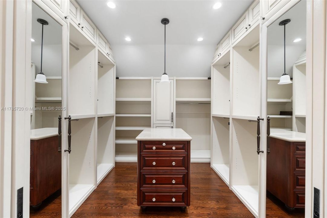 For Sale: $5,800,000 (5 beds, 5 baths, 5424 Square Feet)