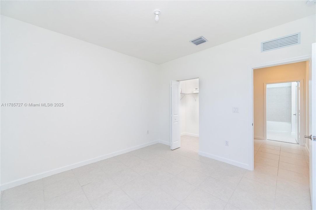 Недавно арендовано: $3,900 (3 спален, 2 ванн, 2086 Квадратных фут)