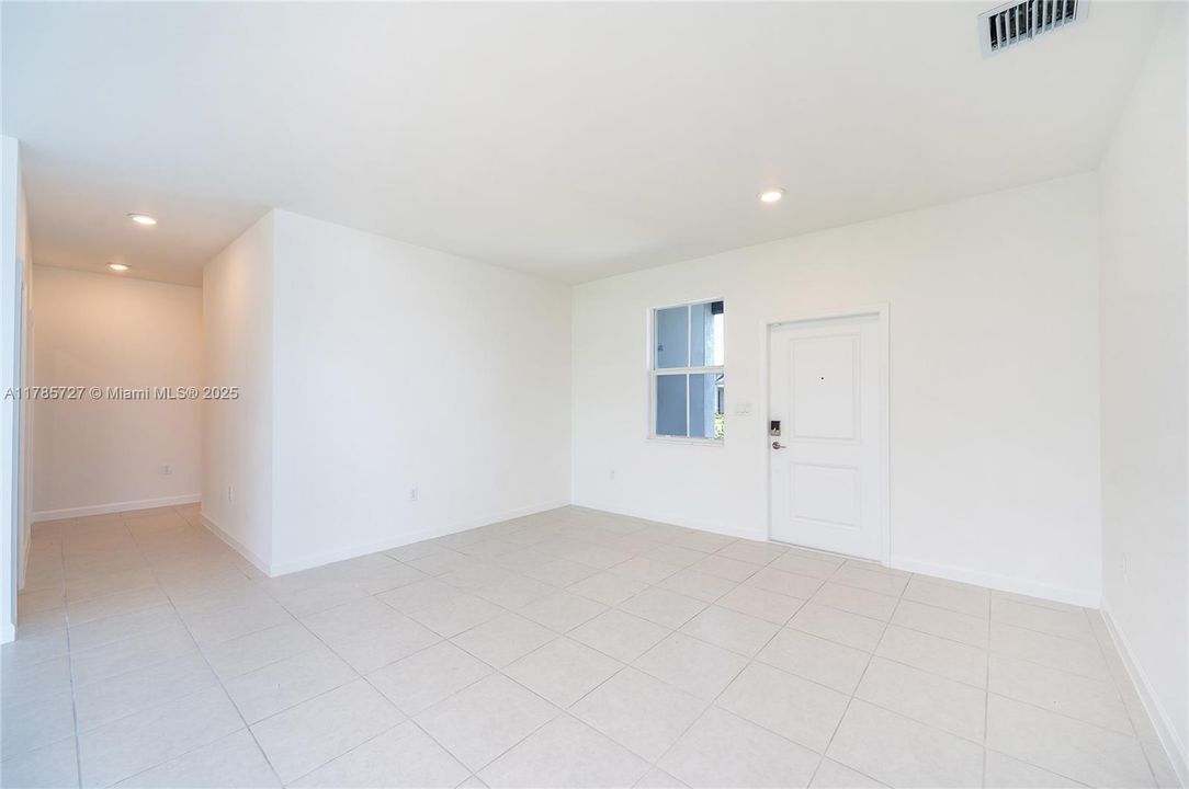 Недавно арендовано: $3,900 (3 спален, 2 ванн, 2086 Квадратных фут)