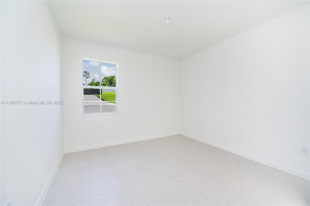 Недавно арендовано: $3,900 (3 спален, 2 ванн, 2086 Квадратных фут)