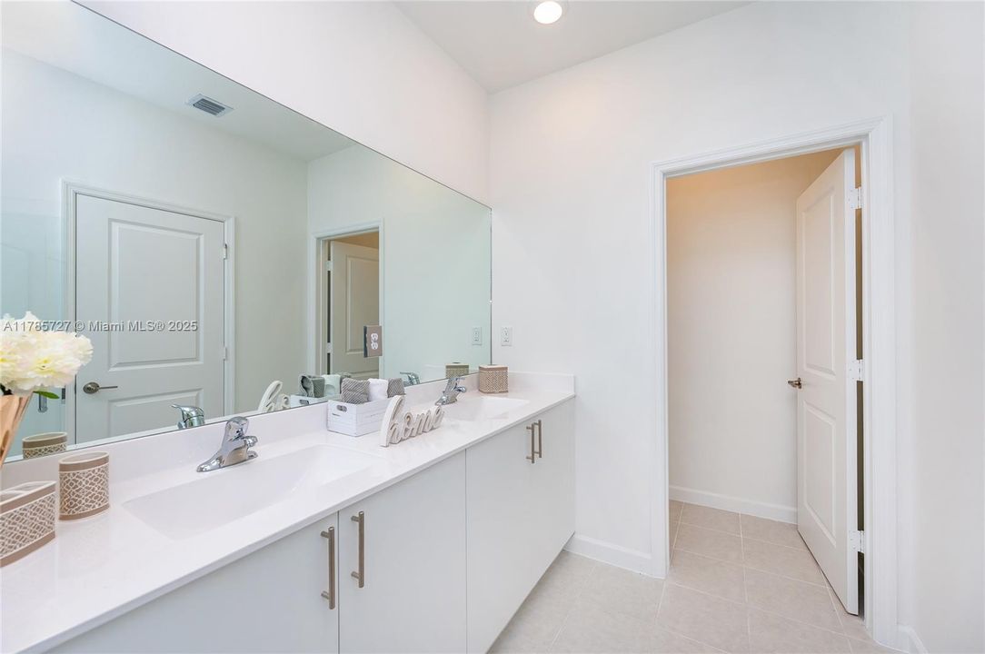 Недавно арендовано: $3,900 (3 спален, 2 ванн, 2086 Квадратных фут)