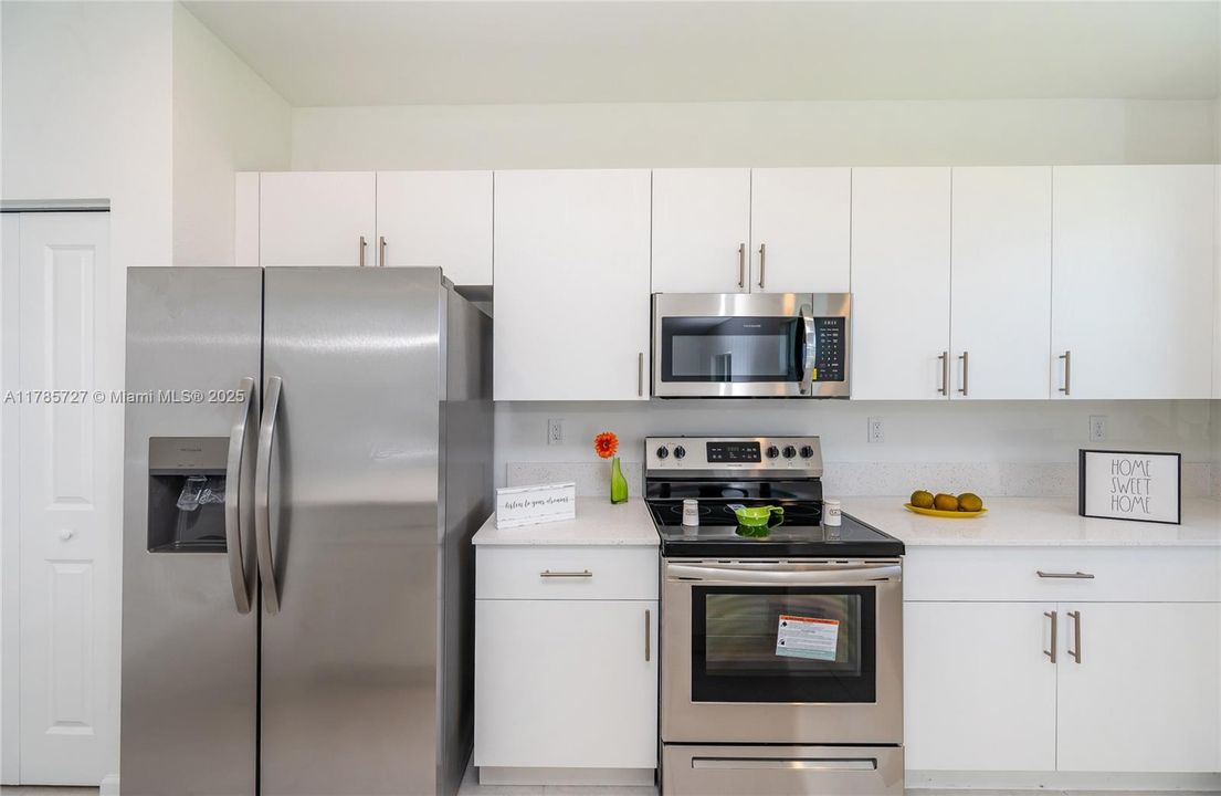 Недавно арендовано: $3,900 (3 спален, 2 ванн, 2086 Квадратных фут)