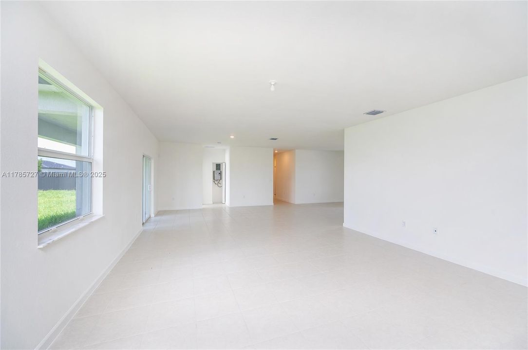 Недавно арендовано: $3,900 (3 спален, 2 ванн, 2086 Квадратных фут)