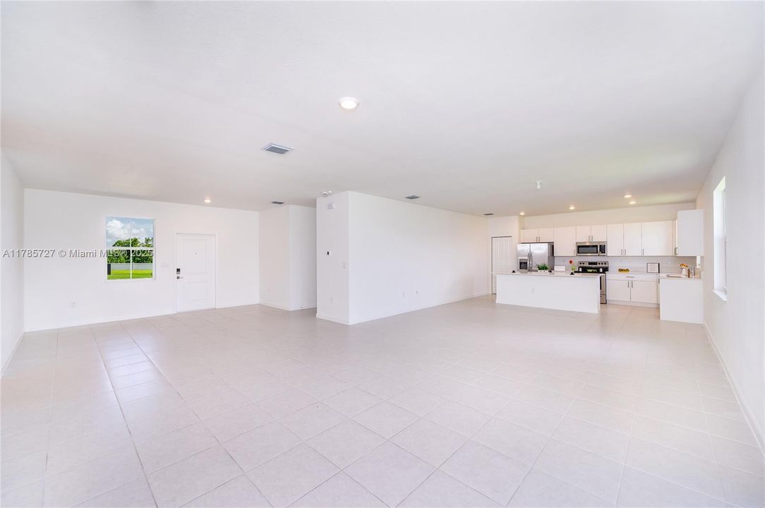 Недавно арендовано: $3,900 (3 спален, 2 ванн, 2086 Квадратных фут)