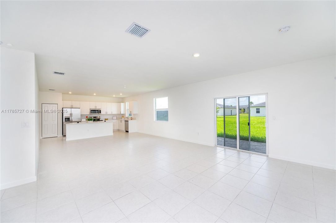 Недавно арендовано: $3,900 (3 спален, 2 ванн, 2086 Квадратных фут)