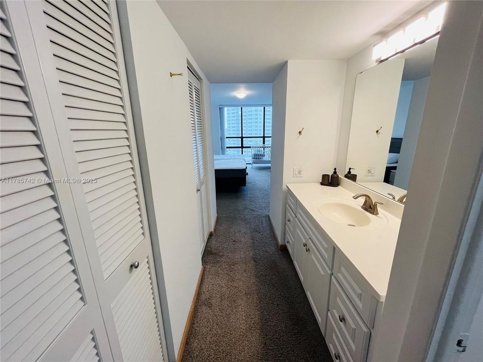 最近租的: $3,495 (2 贝兹, 2 浴室, 1030 平方英尺)