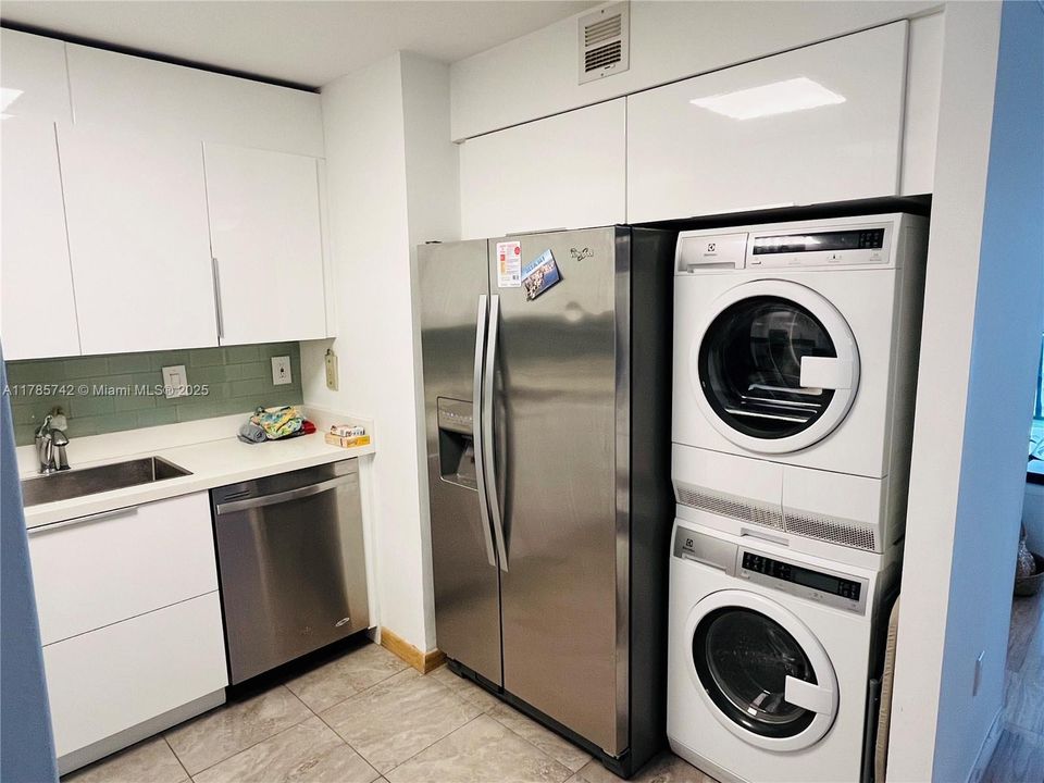 最近租的: $3,495 (2 贝兹, 2 浴室, 1030 平方英尺)