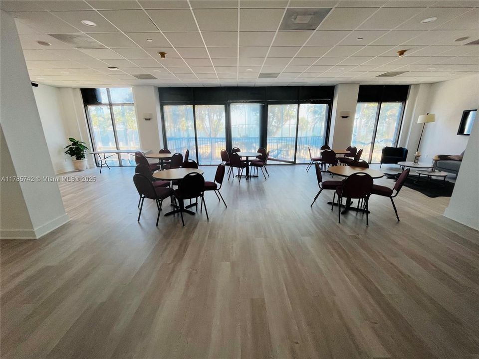 最近租的: $3,495 (2 贝兹, 2 浴室, 1030 平方英尺)