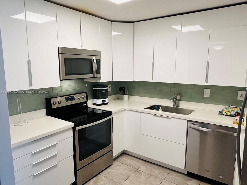 最近租的: $3,495 (2 贝兹, 2 浴室, 1030 平方英尺)