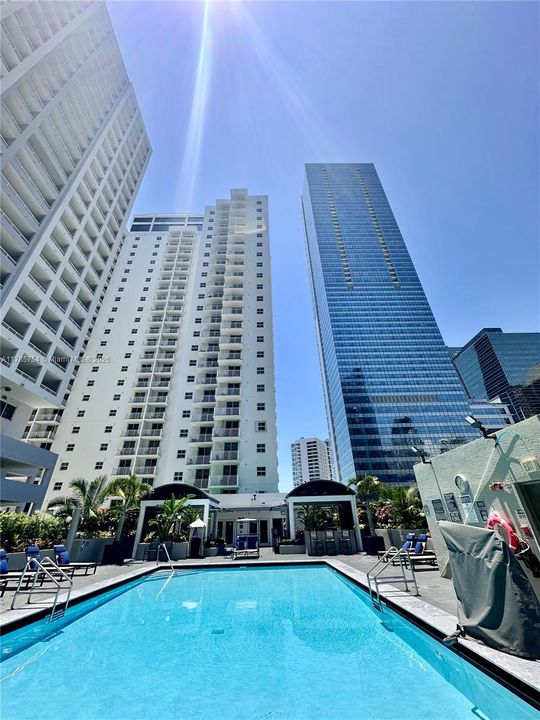 最近租的: $2,600 (1 贝兹, 1 浴室, 600 平方英尺)