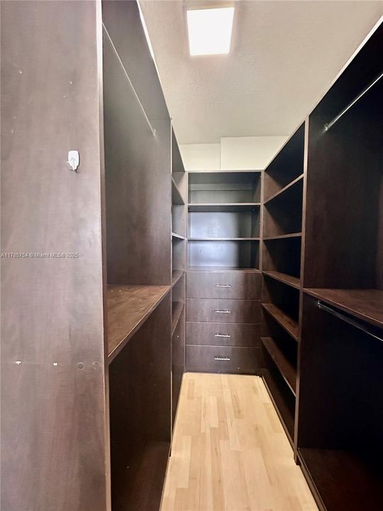 最近租的: $2,600 (1 贝兹, 1 浴室, 600 平方英尺)